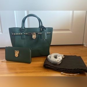 Gorgeous Green Michael Kors Medium Hamilton Bag & Wallet